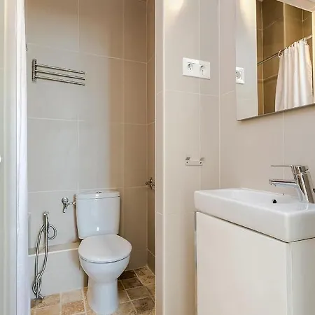 U-nique Pasteur Apartment