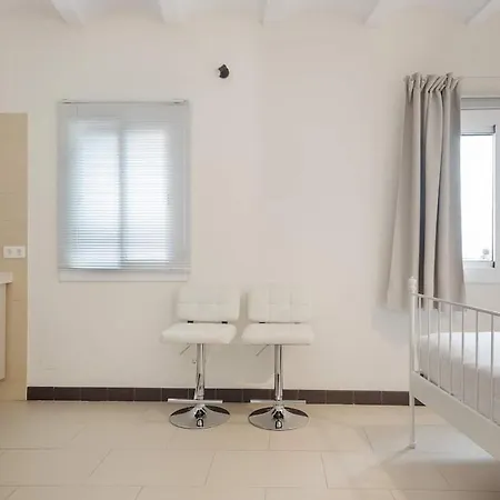 U-nique Pasteur Apartment