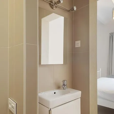 U-nique Pasteur Apartment